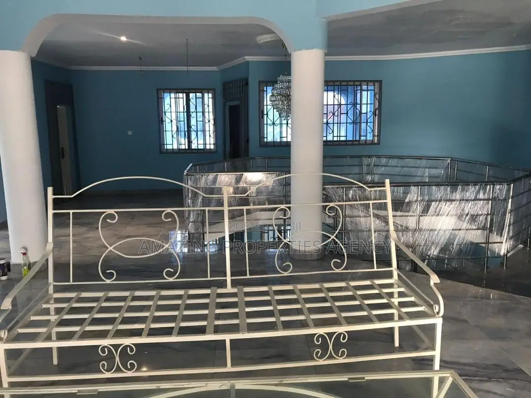 6bdrm House in East Legon for rent