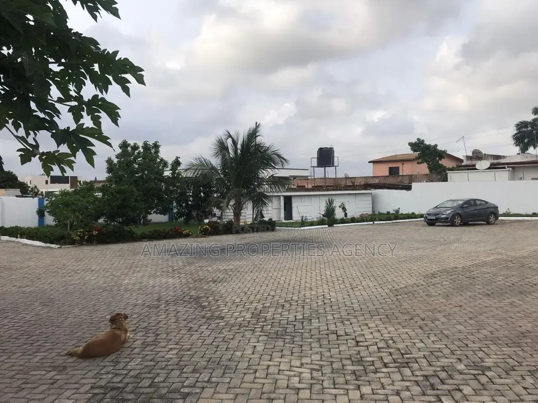 6bdrm House in East Legon for rent