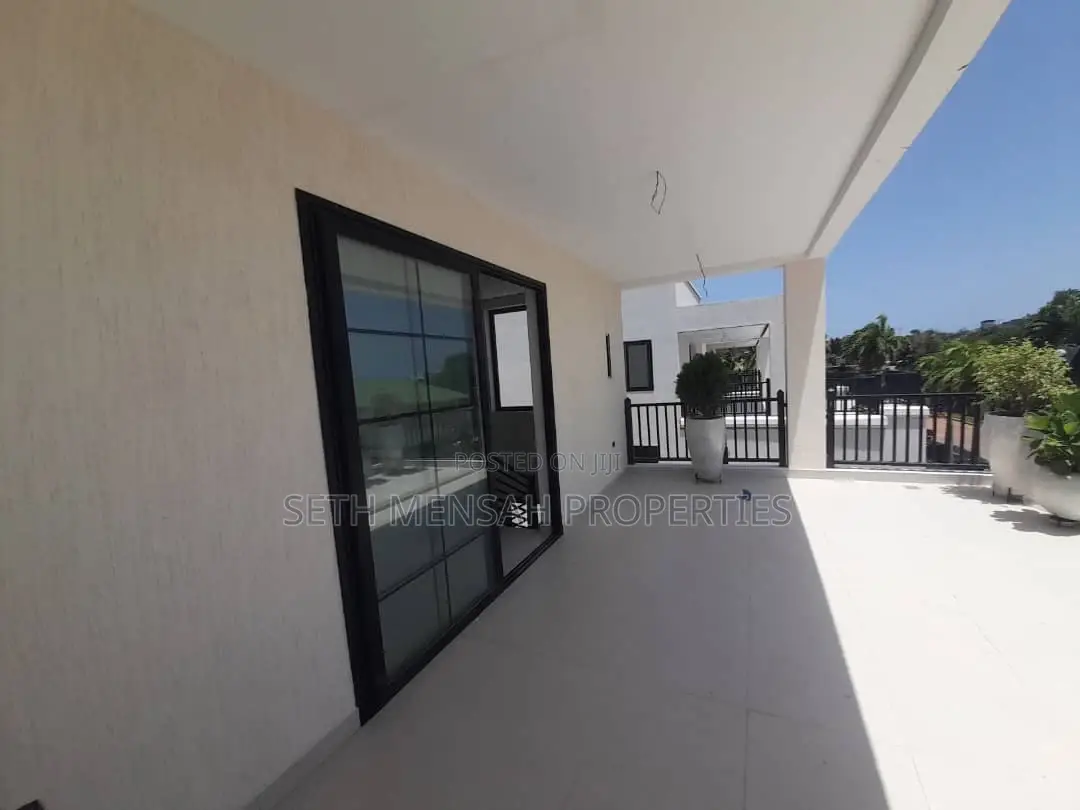 4bdrm House in Skm, Airport Residential Area for sale