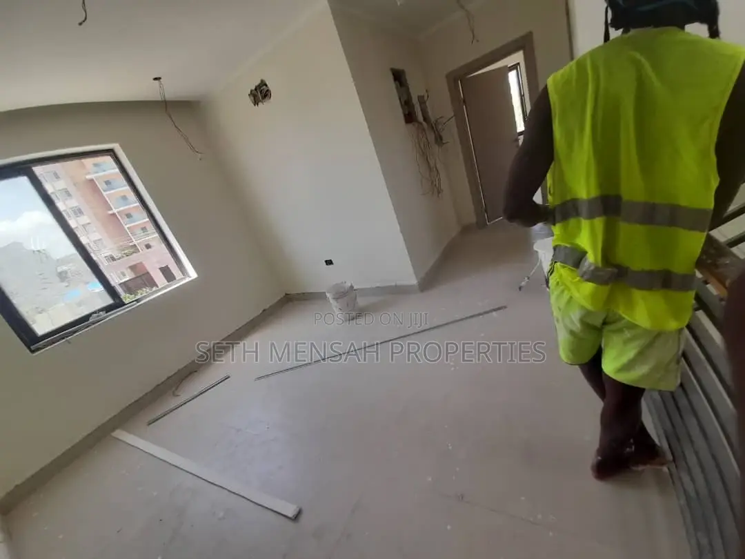 4bdrm House in Skm, Airport Residential Area for sale