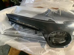 Toyota Corolla 2017/2018 Top Grille/Shells