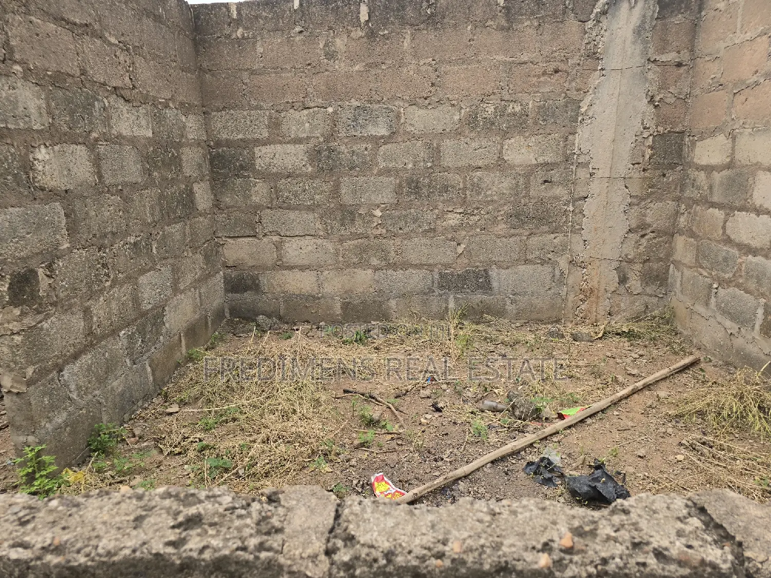 6bdrm Apartment in Fredimens Real, Atwima Nwabiagya for sale