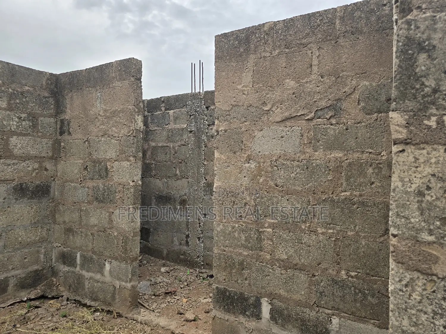 6bdrm Apartment in Fredimens Real, Atwima Nwabiagya for sale