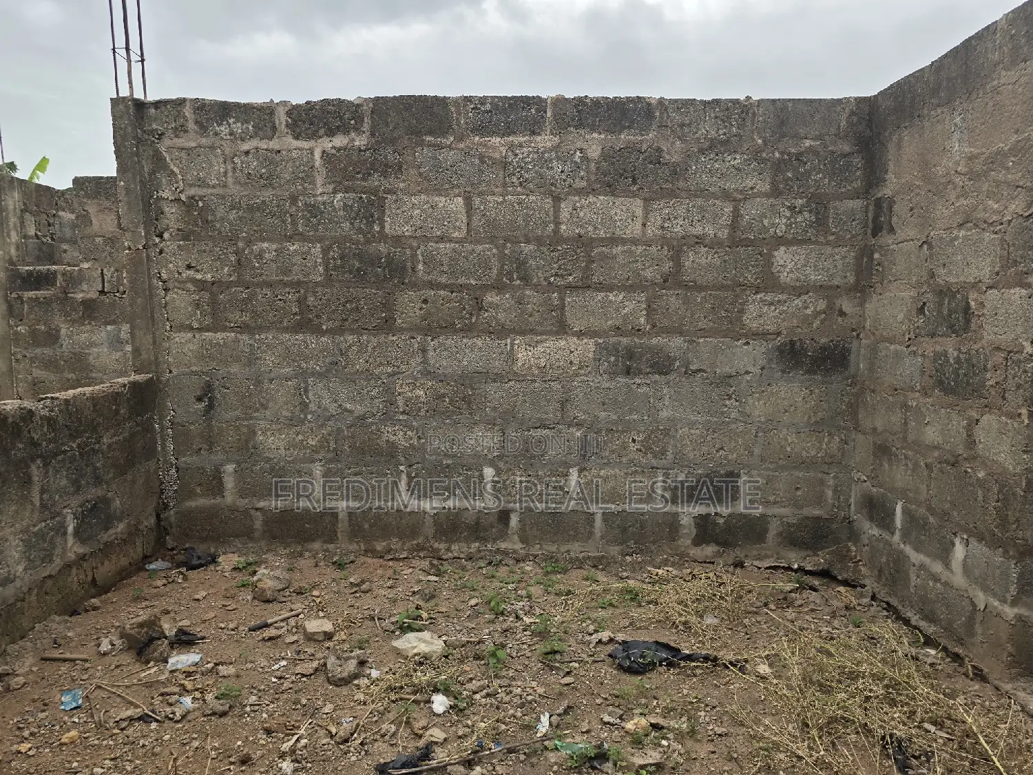 6bdrm Apartment in Fredimens Real, Atwima Nwabiagya for sale