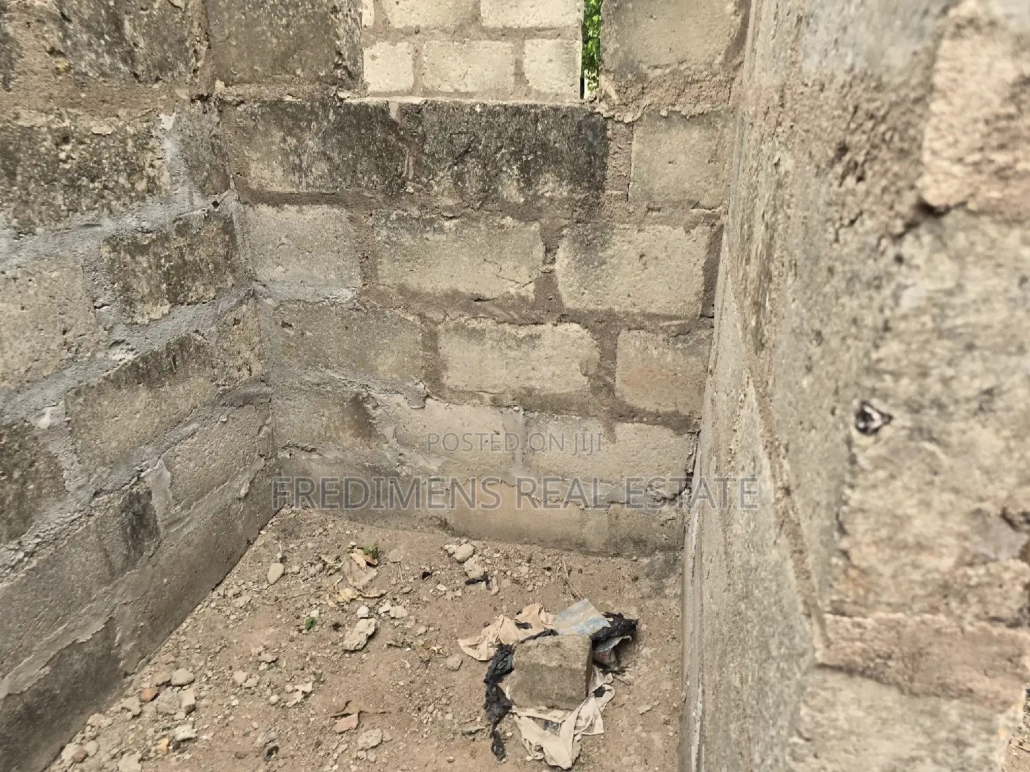 6bdrm Apartment in Fredimens Real, Atwima Nwabiagya for sale