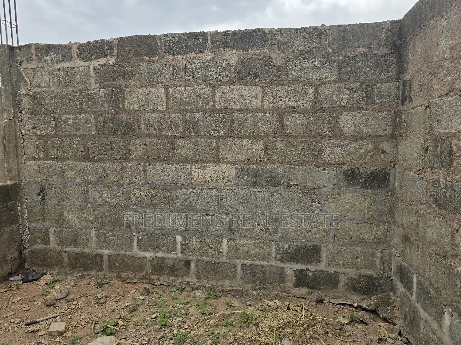6bdrm Apartment in Fredimens Real, Atwima Nwabiagya for sale