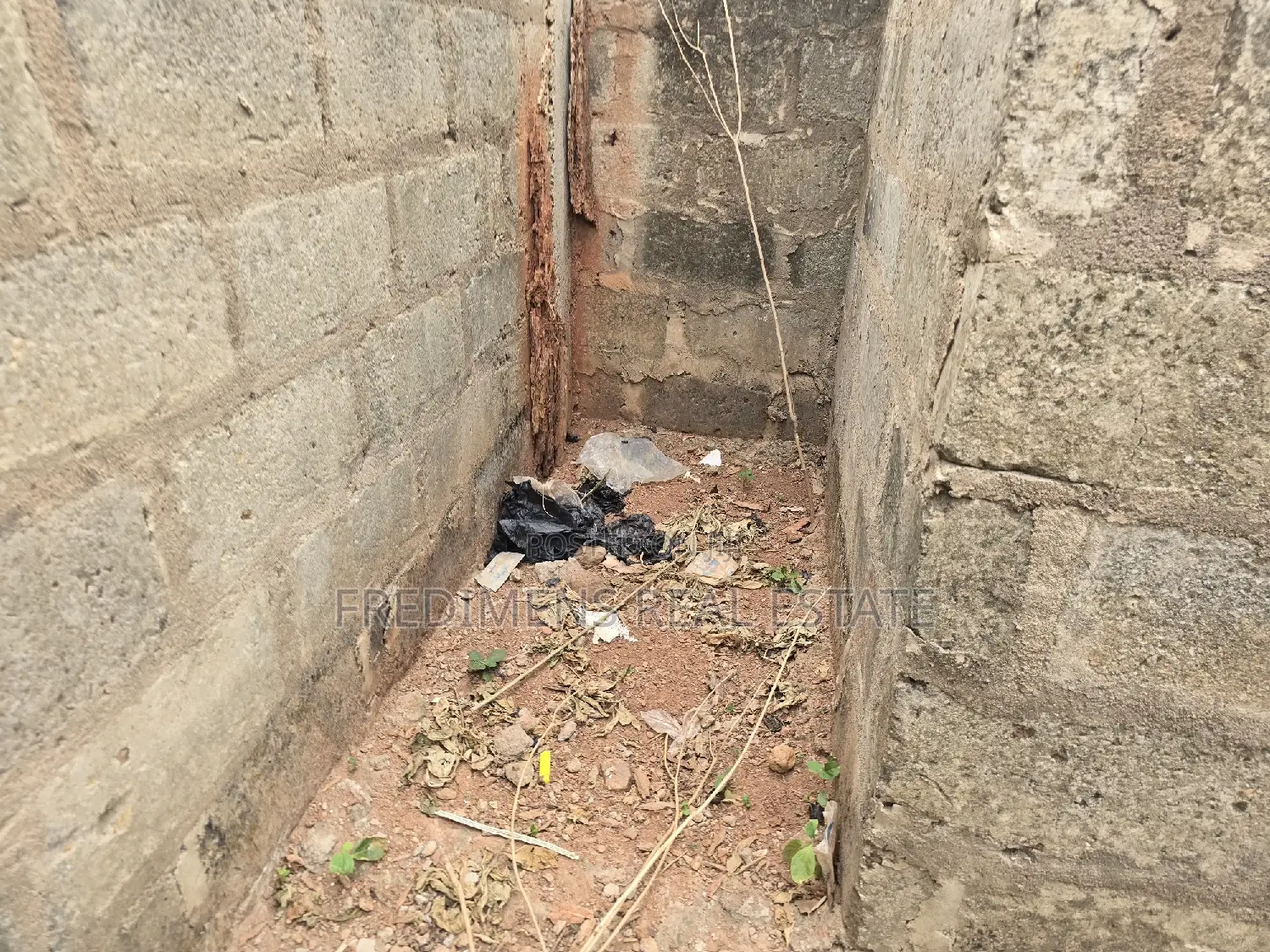 6bdrm Apartment in Fredimens Real, Atwima Nwabiagya for sale
