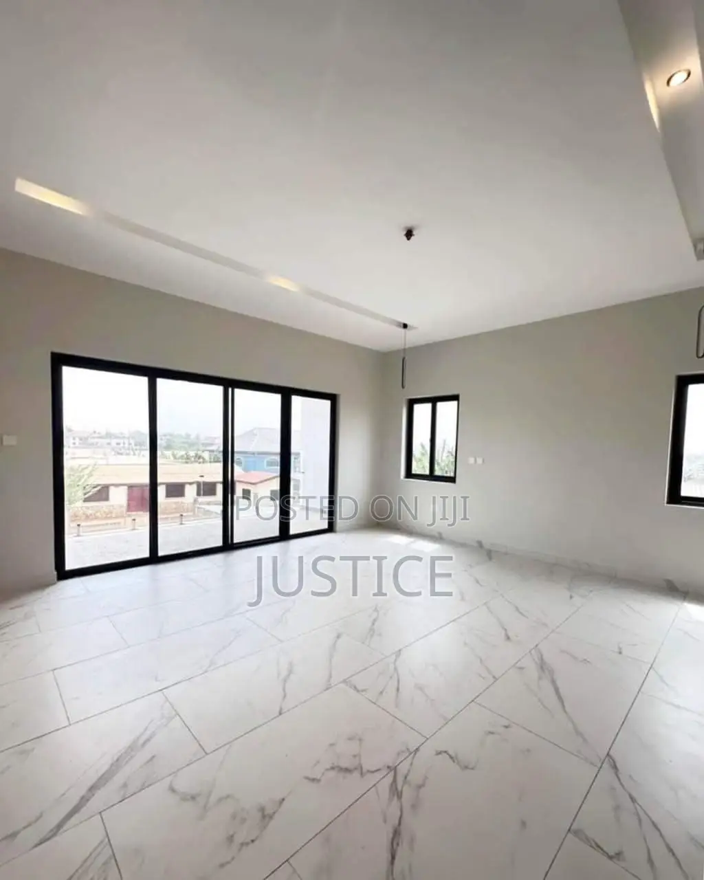 4bdrm Duplex in Oyarifa for sale