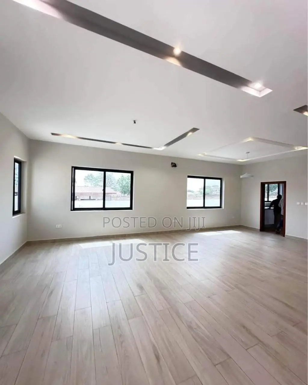 4bdrm Duplex in Oyarifa for sale