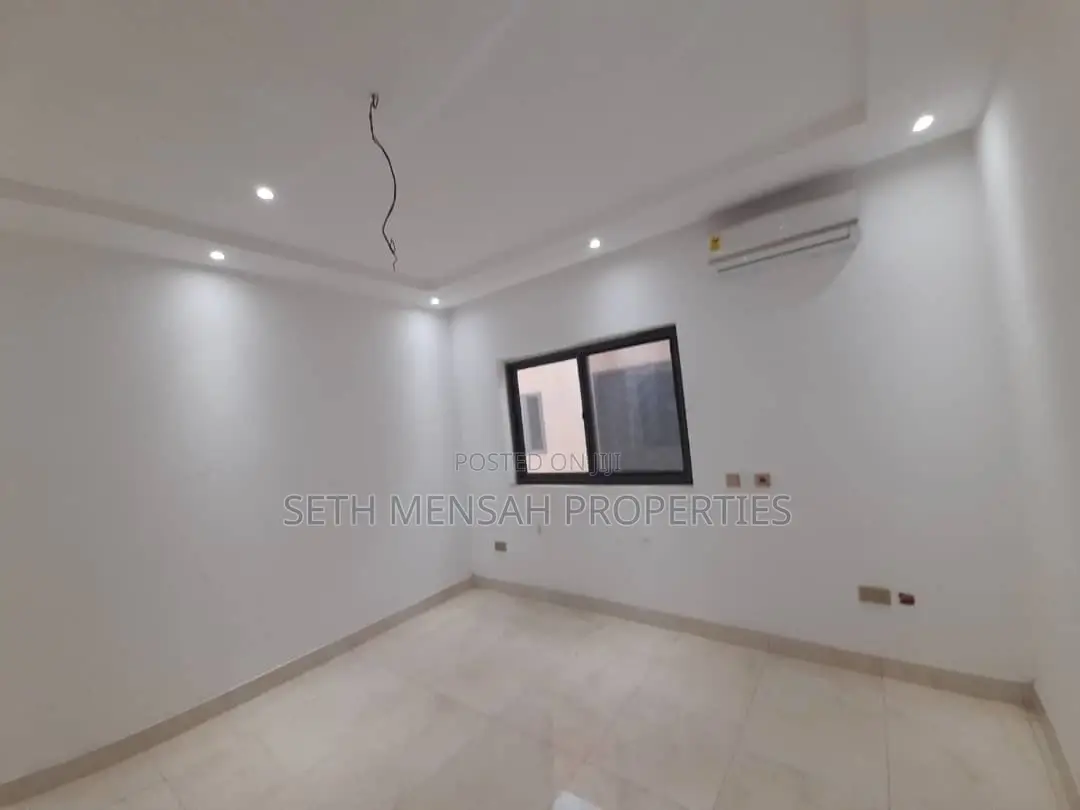 4bdrm House in Skm, West Legon for sale