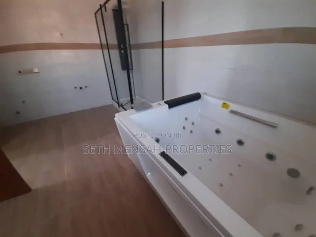 4bdrm House in Skm, West Legon for sale