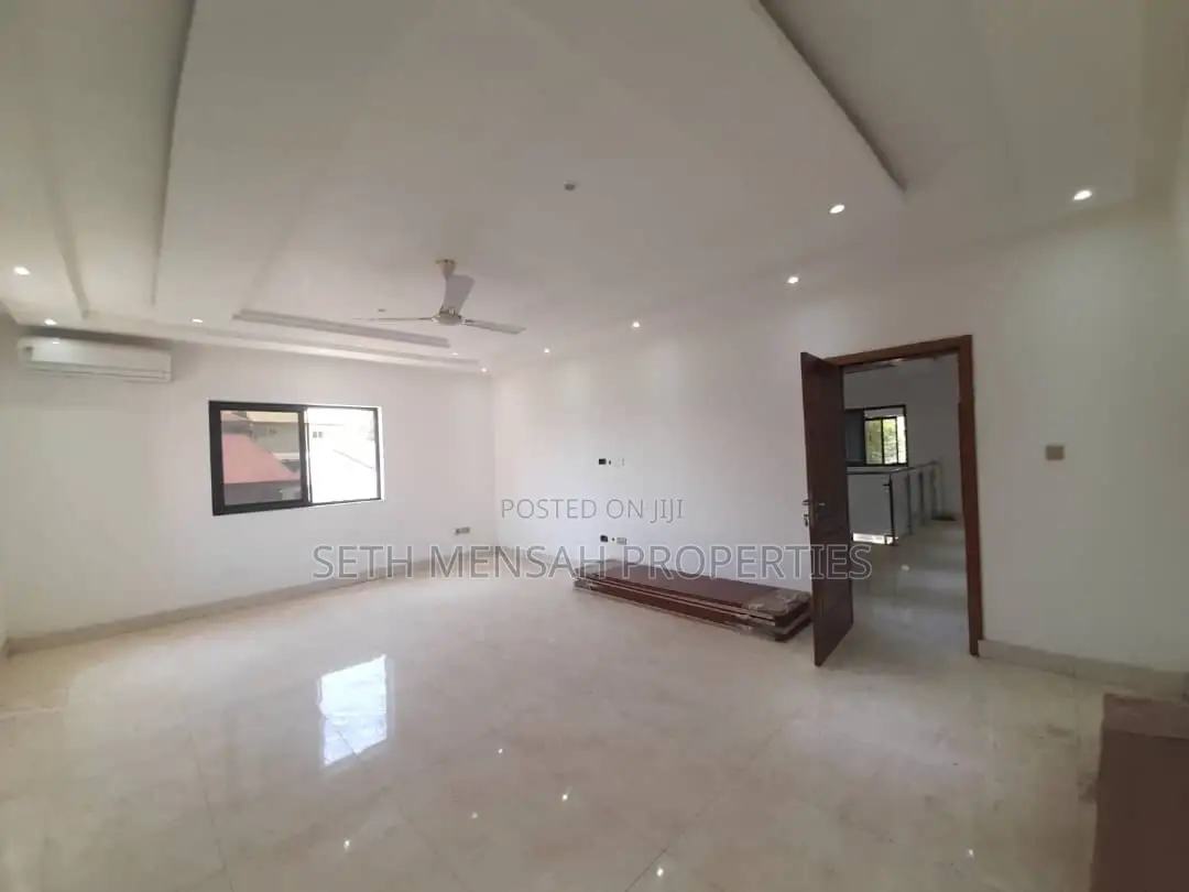 4bdrm House in Skm, West Legon for sale