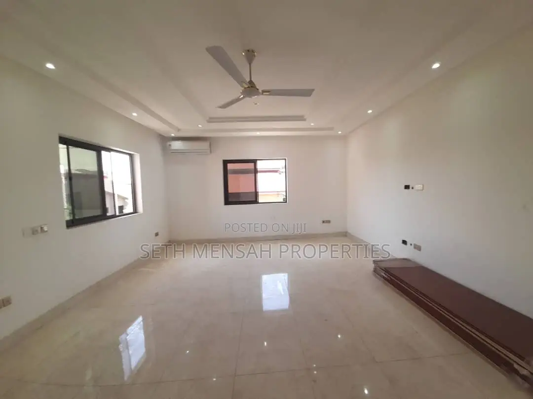 4bdrm House in Skm, West Legon for sale