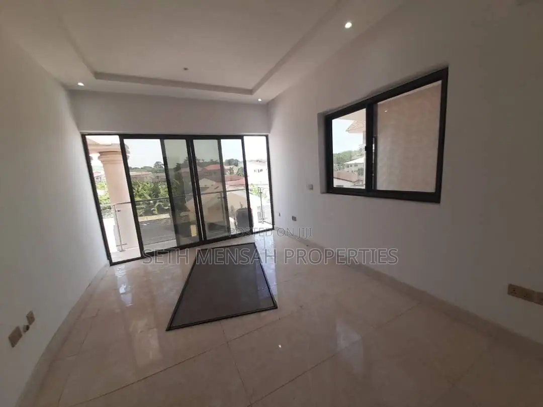 4bdrm House in Skm, West Legon for sale
