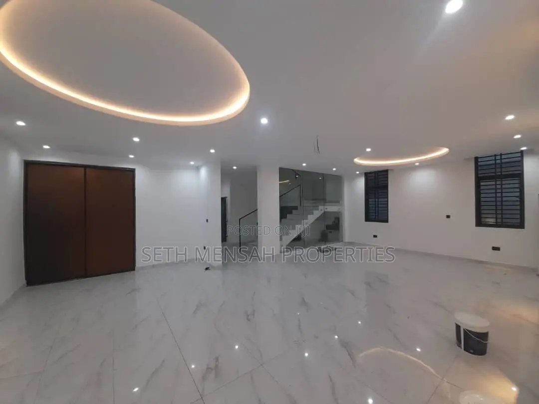 4bdrm House in Skm, East Legon for sale