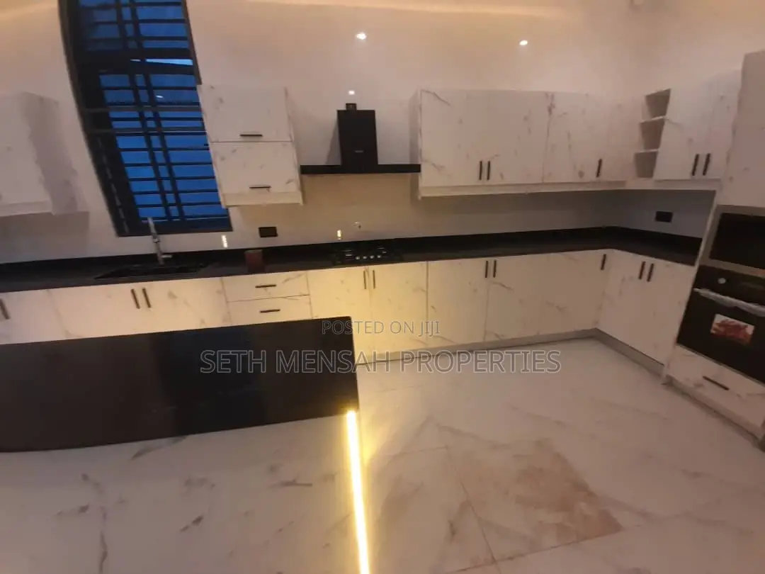 4bdrm House in Skm, East Legon for sale