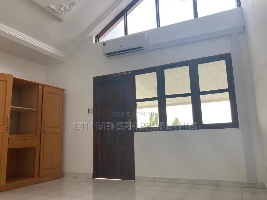 4bdrm House in Skm, Airport Residential Area for rent