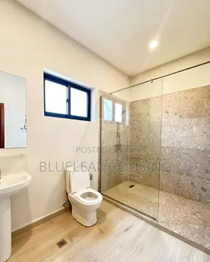 4bdrm Duplex in Oyarifa for sale