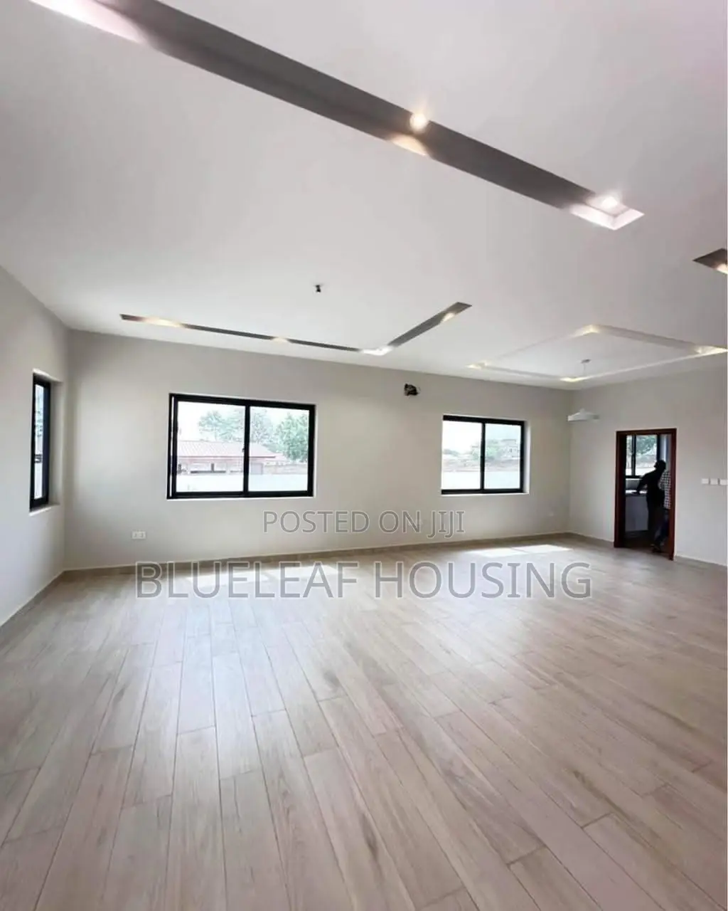 4bdrm Duplex in Oyarifa for sale