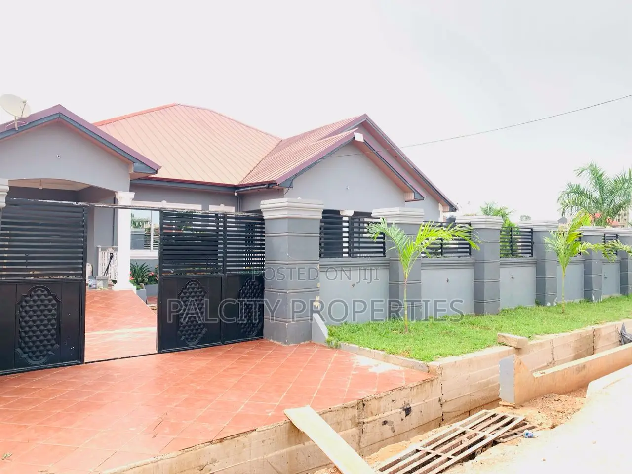 6bdrm House in Santasi Kokoben, Kumasi Metropolitan for sale