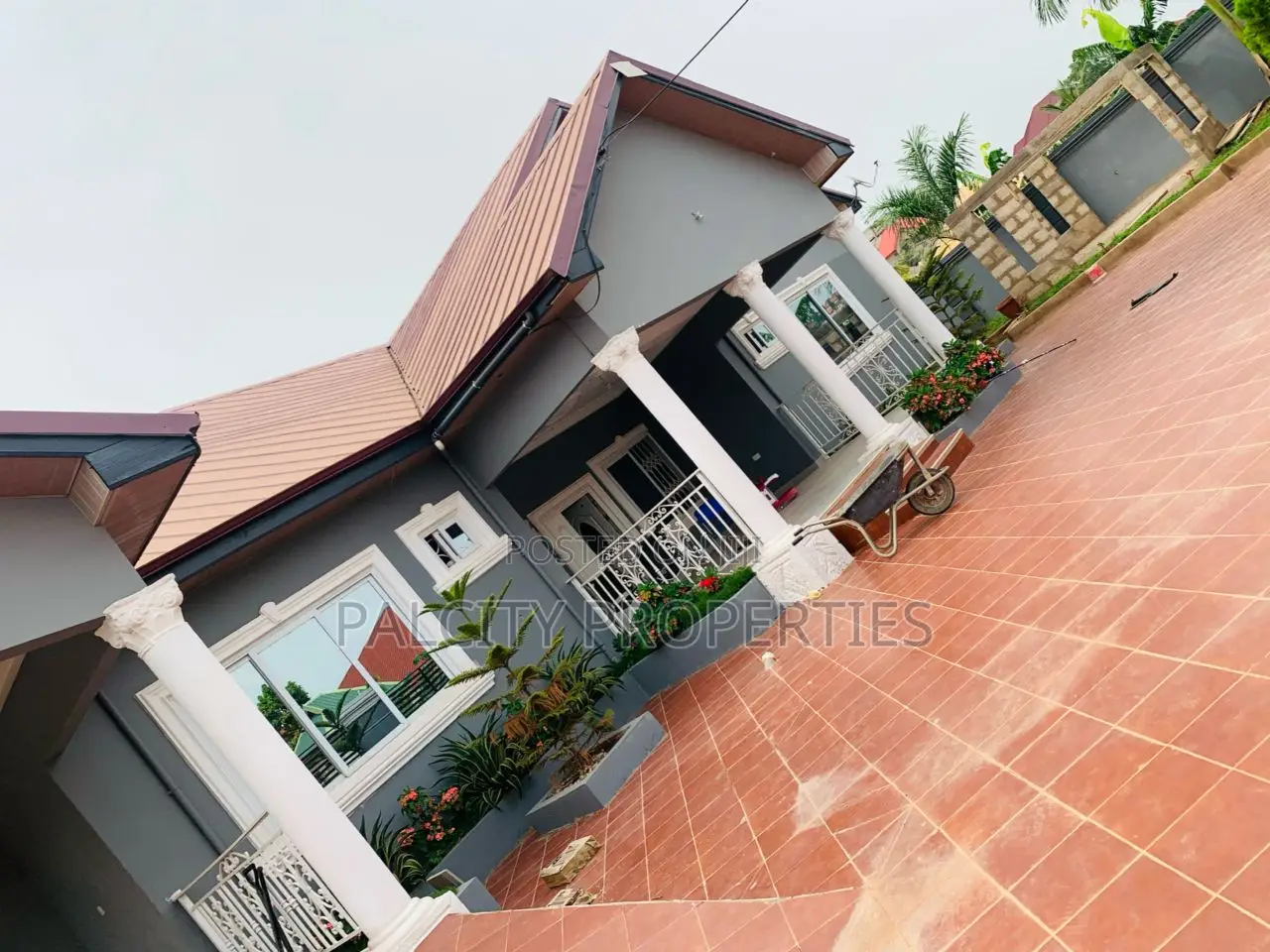 6bdrm House in Santasi Kokoben, Kumasi Metropolitan for sale