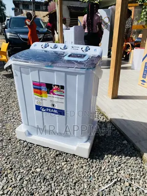 Energy Efficient Pearl 10kg Top Load Washing Machine.