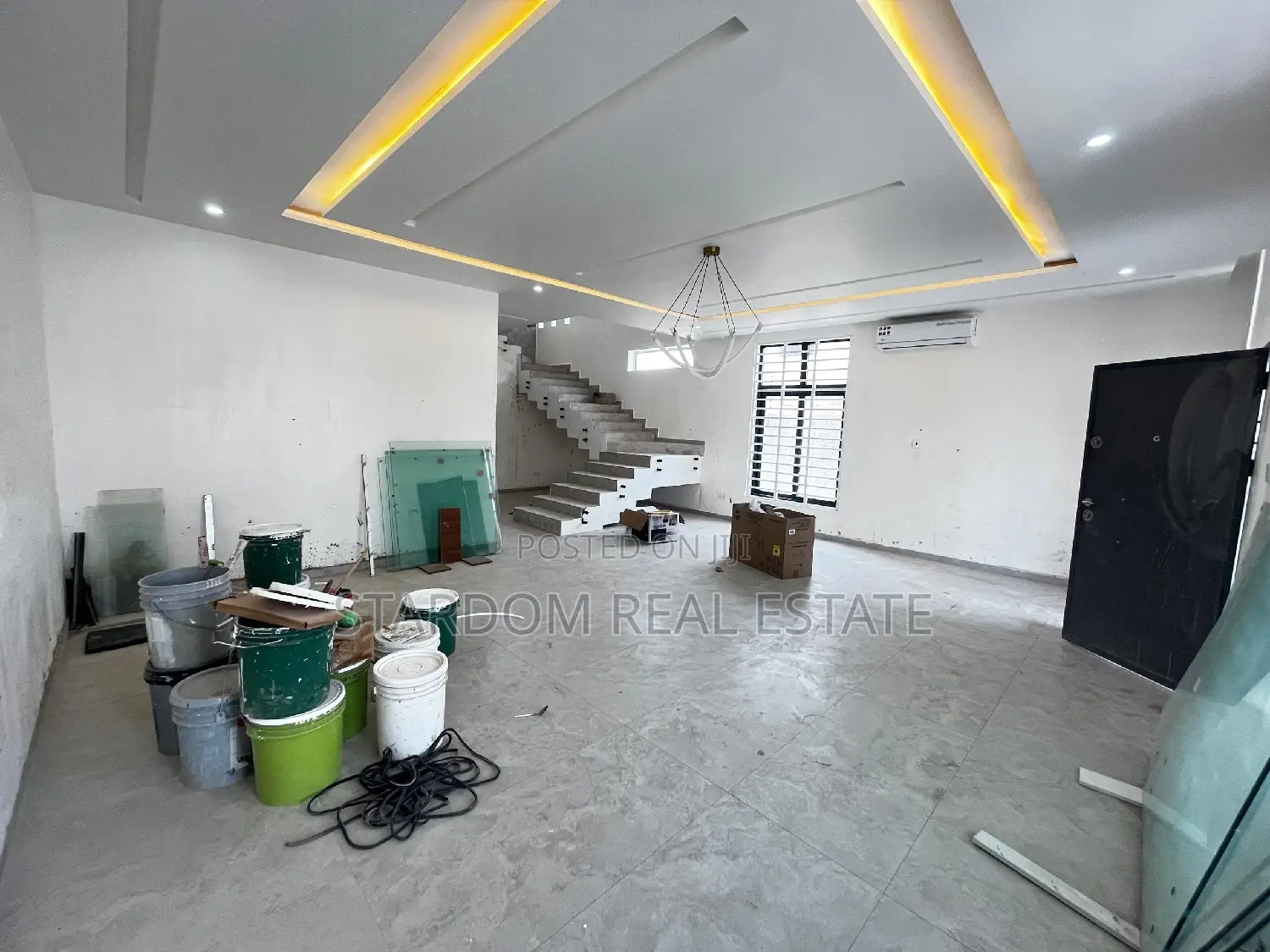 4bdrm Duplex in East Legon for sale