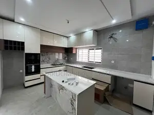 4bdrm Duplex in East Legon for sale
