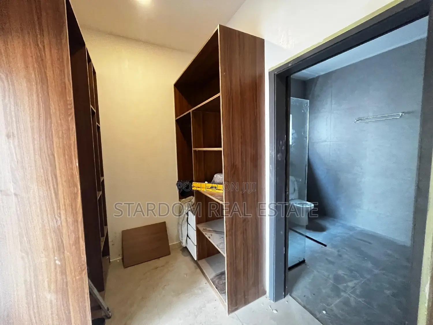 4bdrm Duplex in East Legon for sale