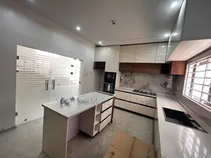 4bdrm Duplex in East Legon for sale