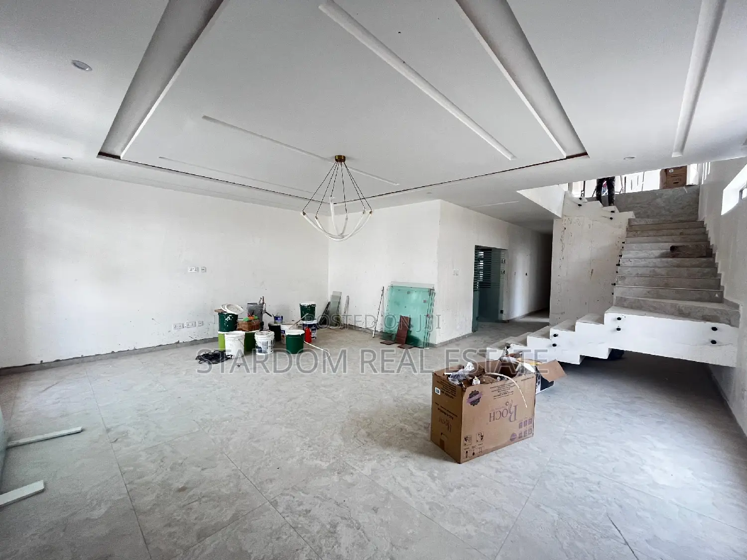 4bdrm Duplex in East Legon for sale