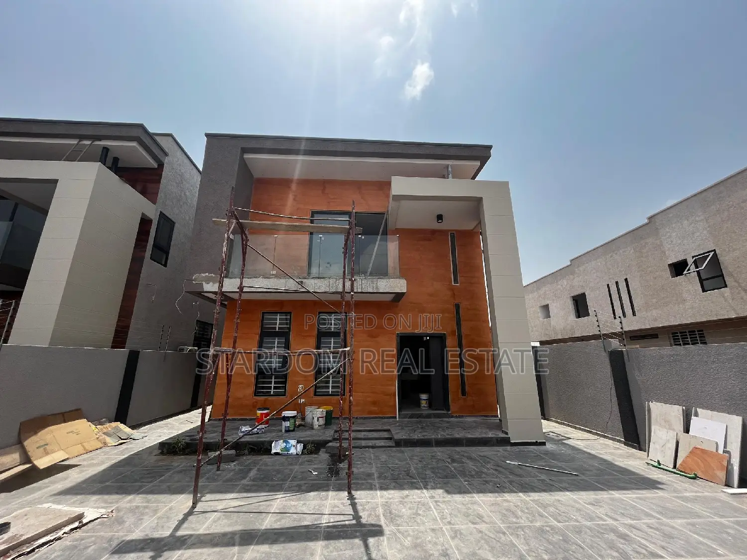 4bdrm Duplex in East Legon for sale