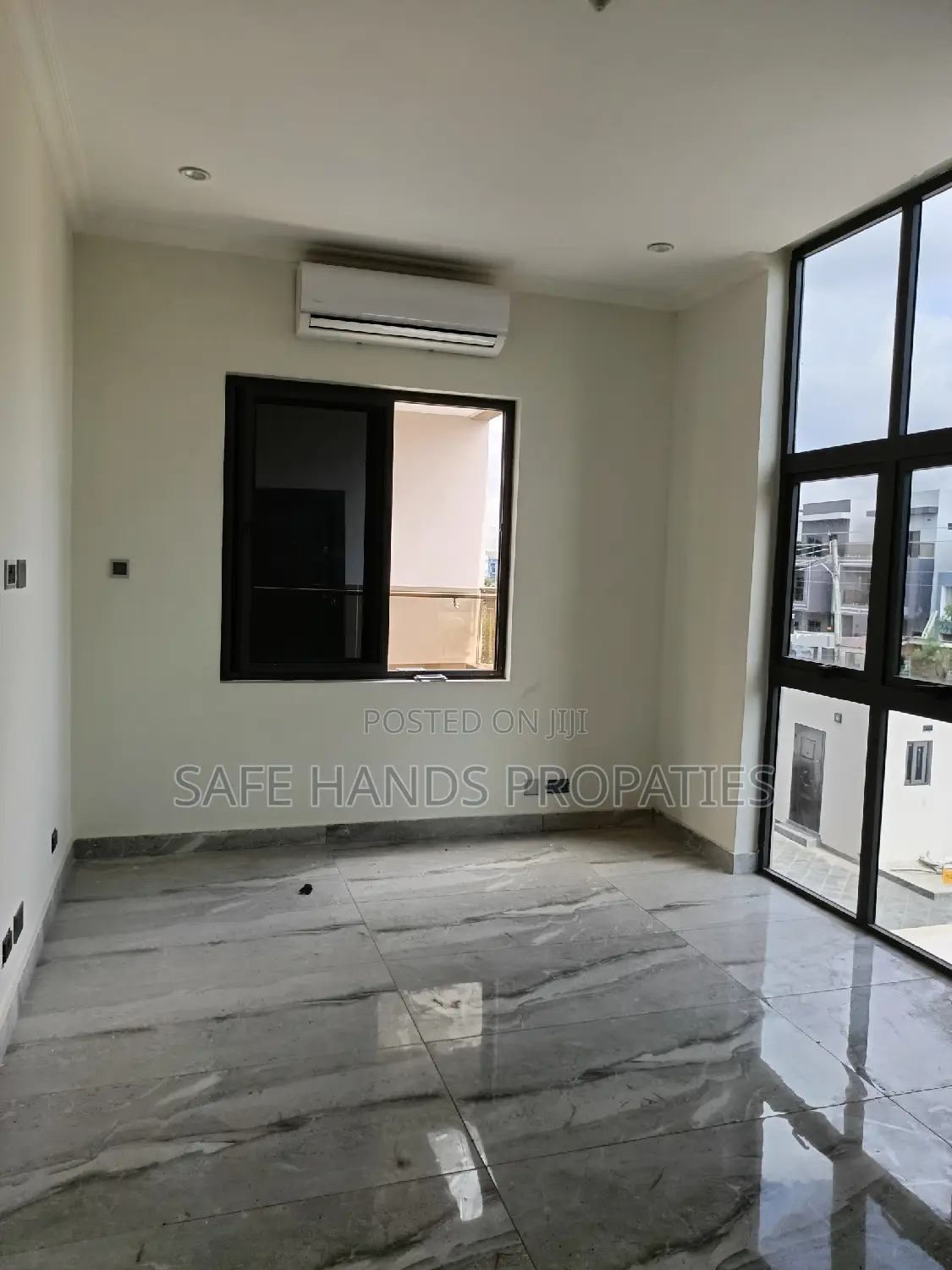 5bdrm Mansion in East Legon for rent