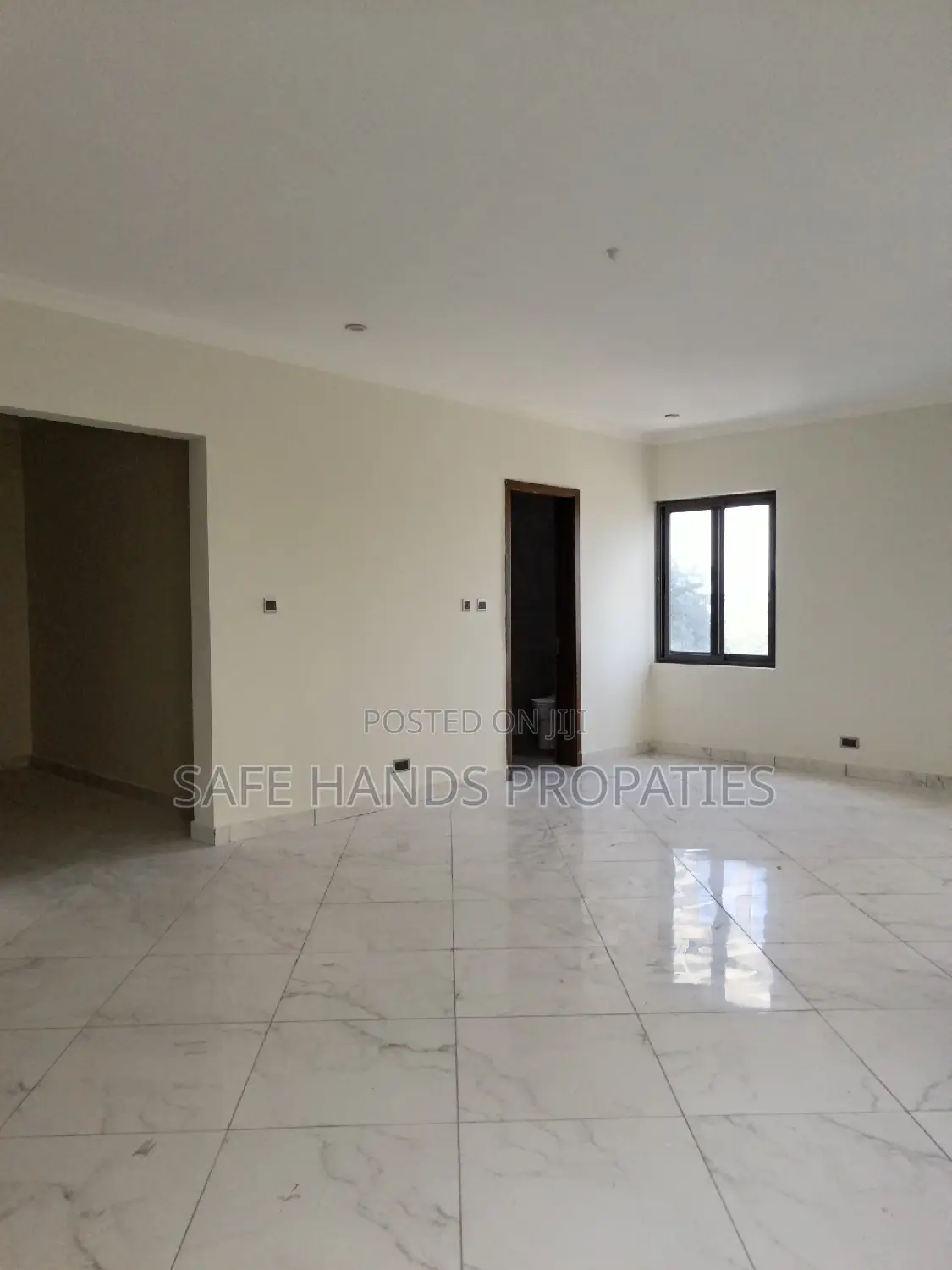 5bdrm Mansion in East Legon for rent