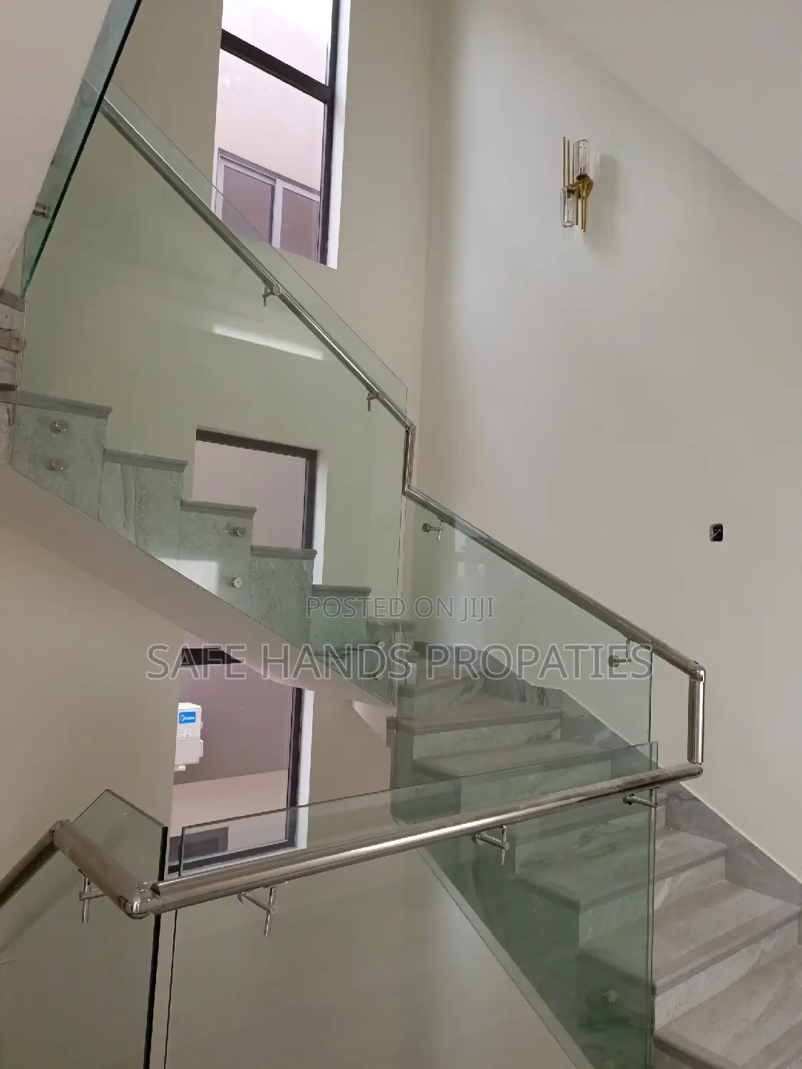 5bdrm Mansion in East Legon for rent