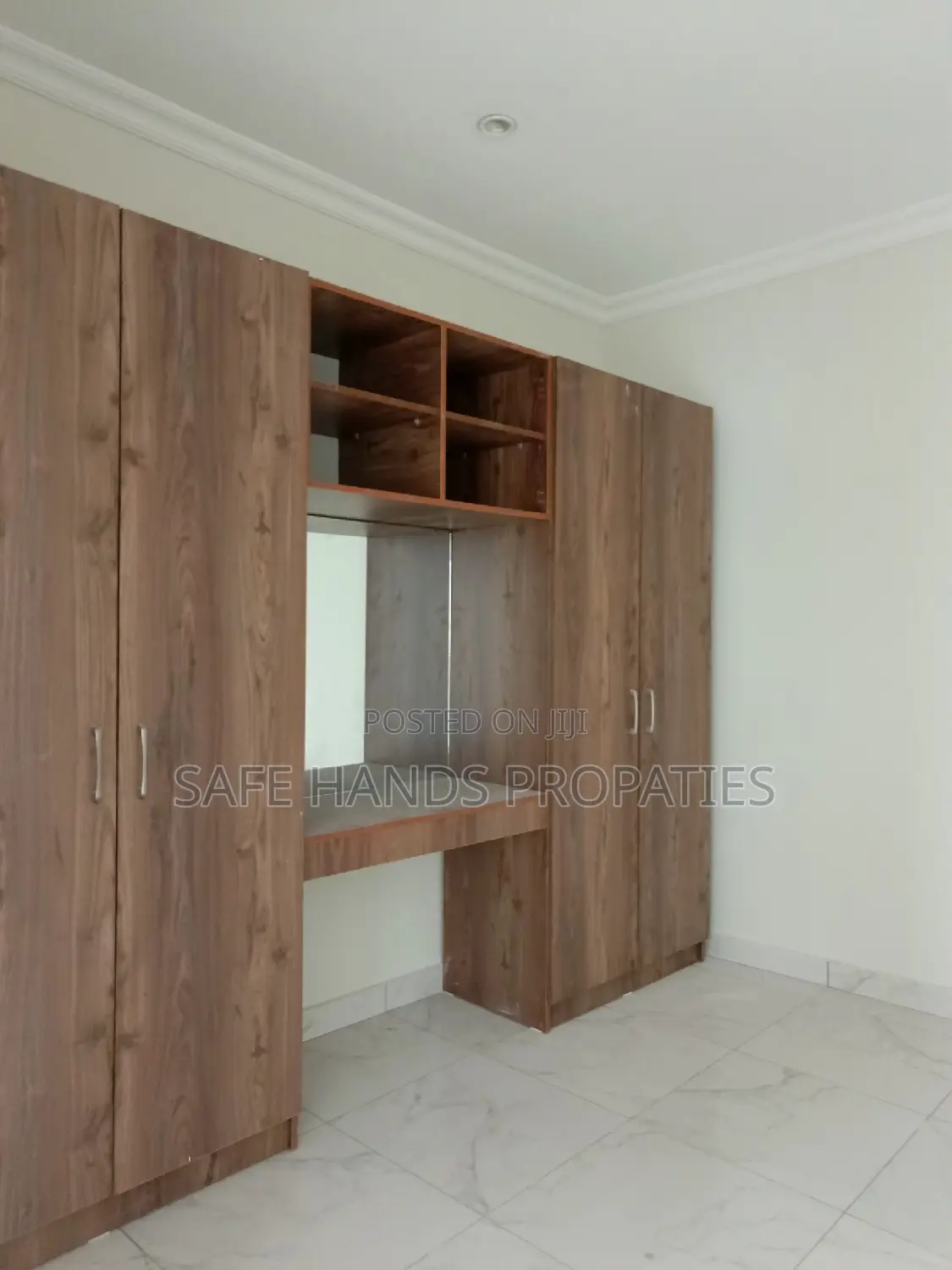 5bdrm Mansion in East Legon for rent