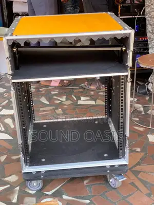 16U Amplifier Rack (Yellow)