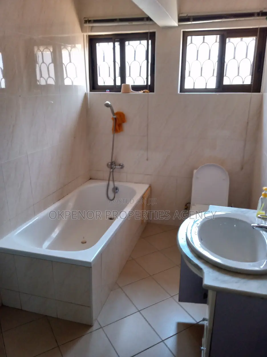 Furnished 4bdrm House in Sakumono, Accra Metropolitan for sale