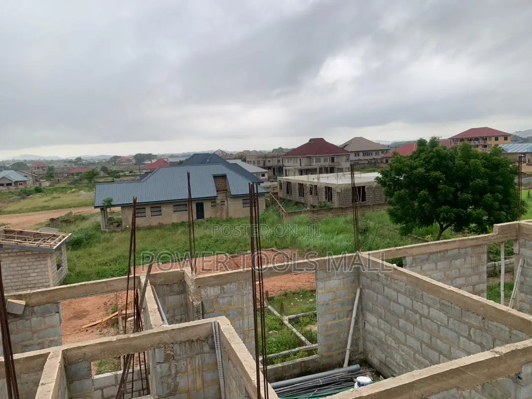 6bdrm House in Medie Parks And, Accra Metropolitan for sale