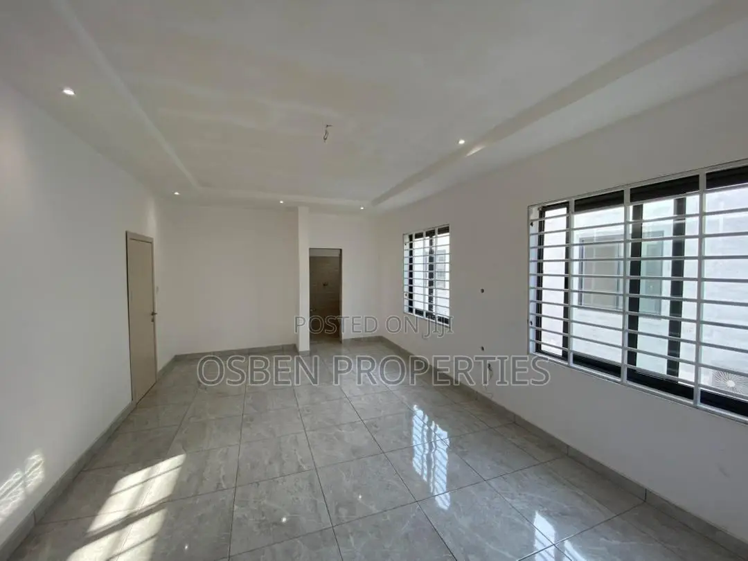 4bdrm Duplex in Pleasant Properties, East Legon for sale