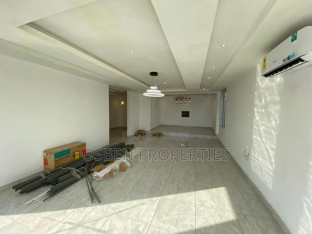 4bdrm Duplex in Pleasant Properties, East Legon for sale