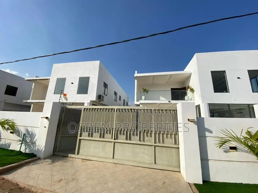 4bdrm Duplex in Pleasant Properties, East Legon for sale