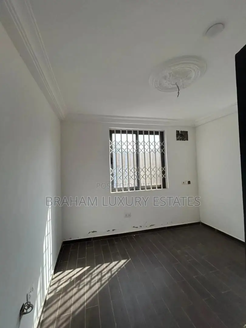 2bdrm Apartment in Shalom Sport, Lashibi for rent