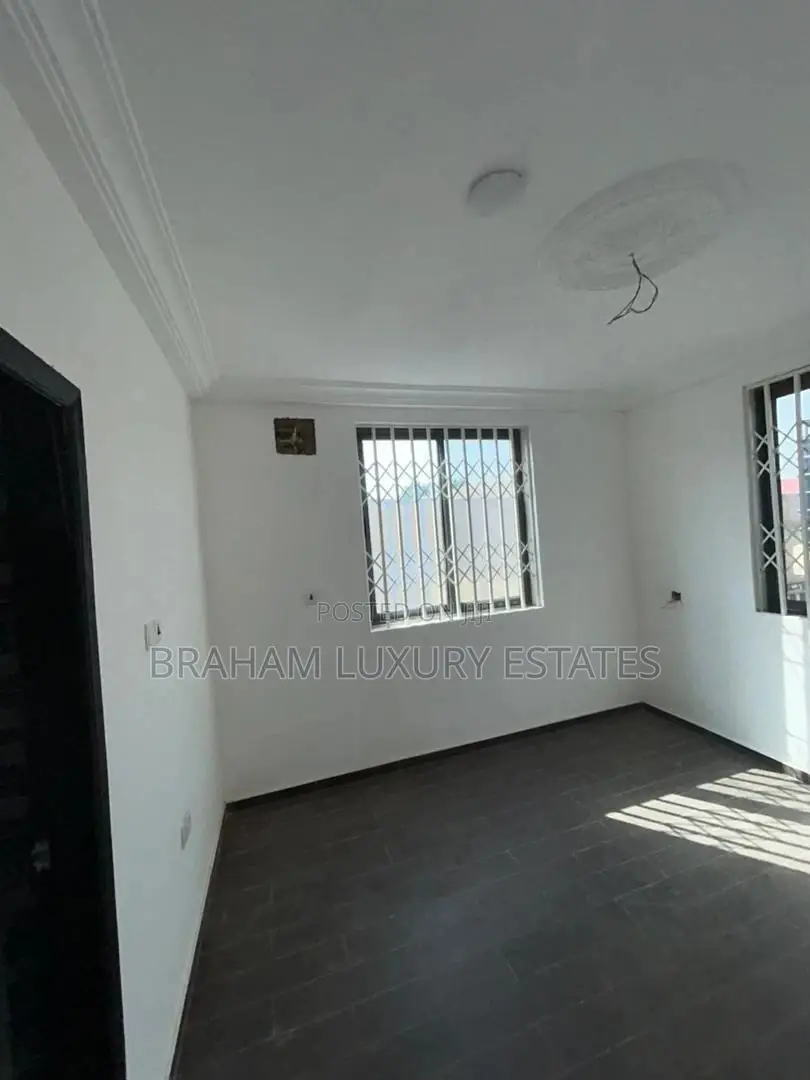 2bdrm Apartment in Shalom Sport, Lashibi for rent