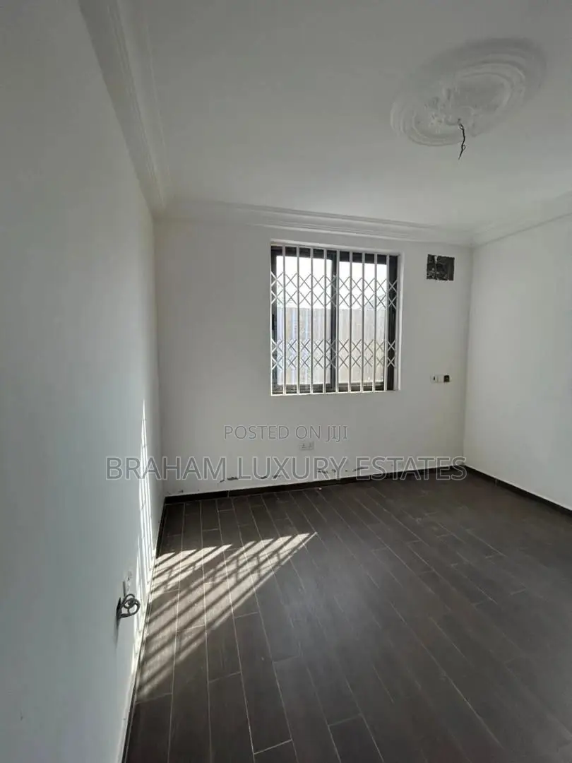 2bdrm Apartment in Shalom Sport, Lashibi for rent