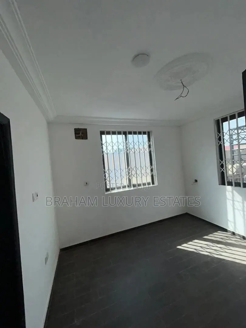 2bdrm Apartment in Shalom Sport, Lashibi for rent