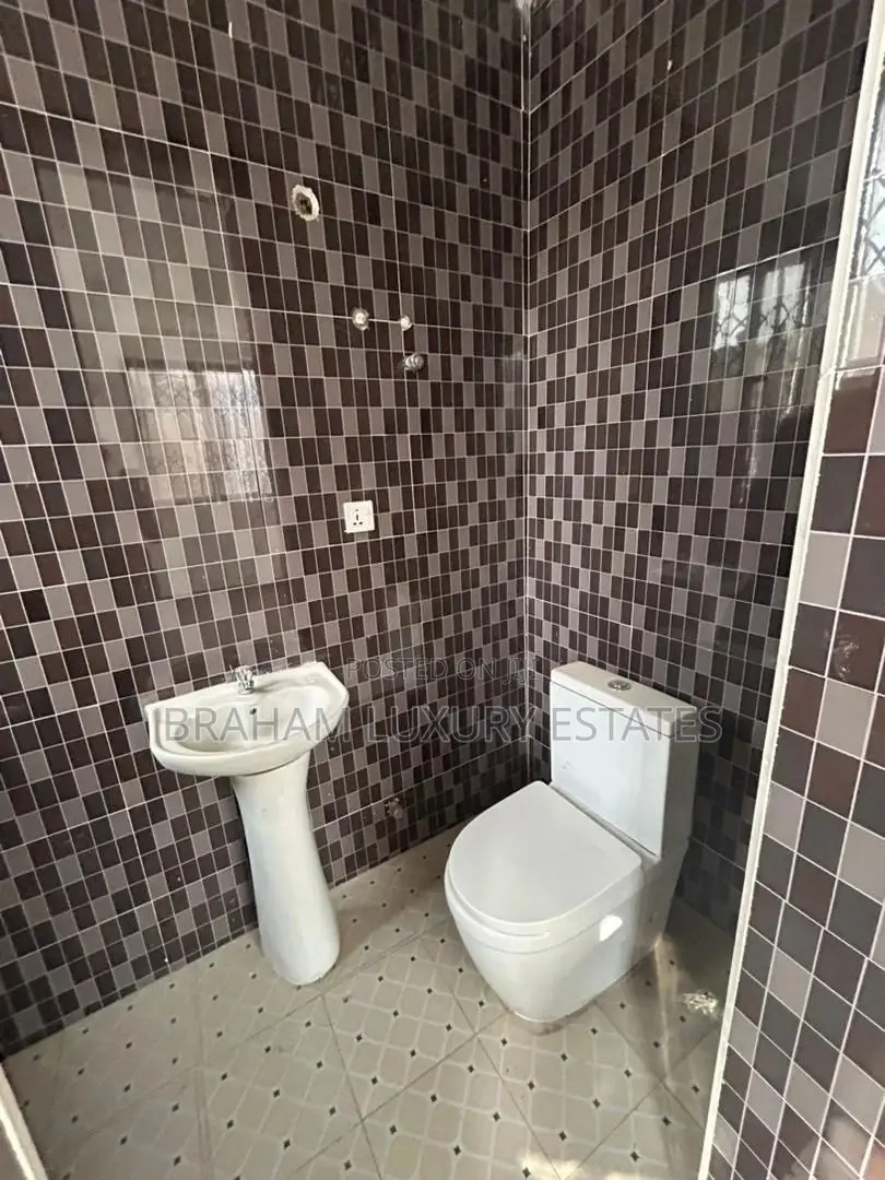 2bdrm Apartment in Shalom Sport, Lashibi for rent