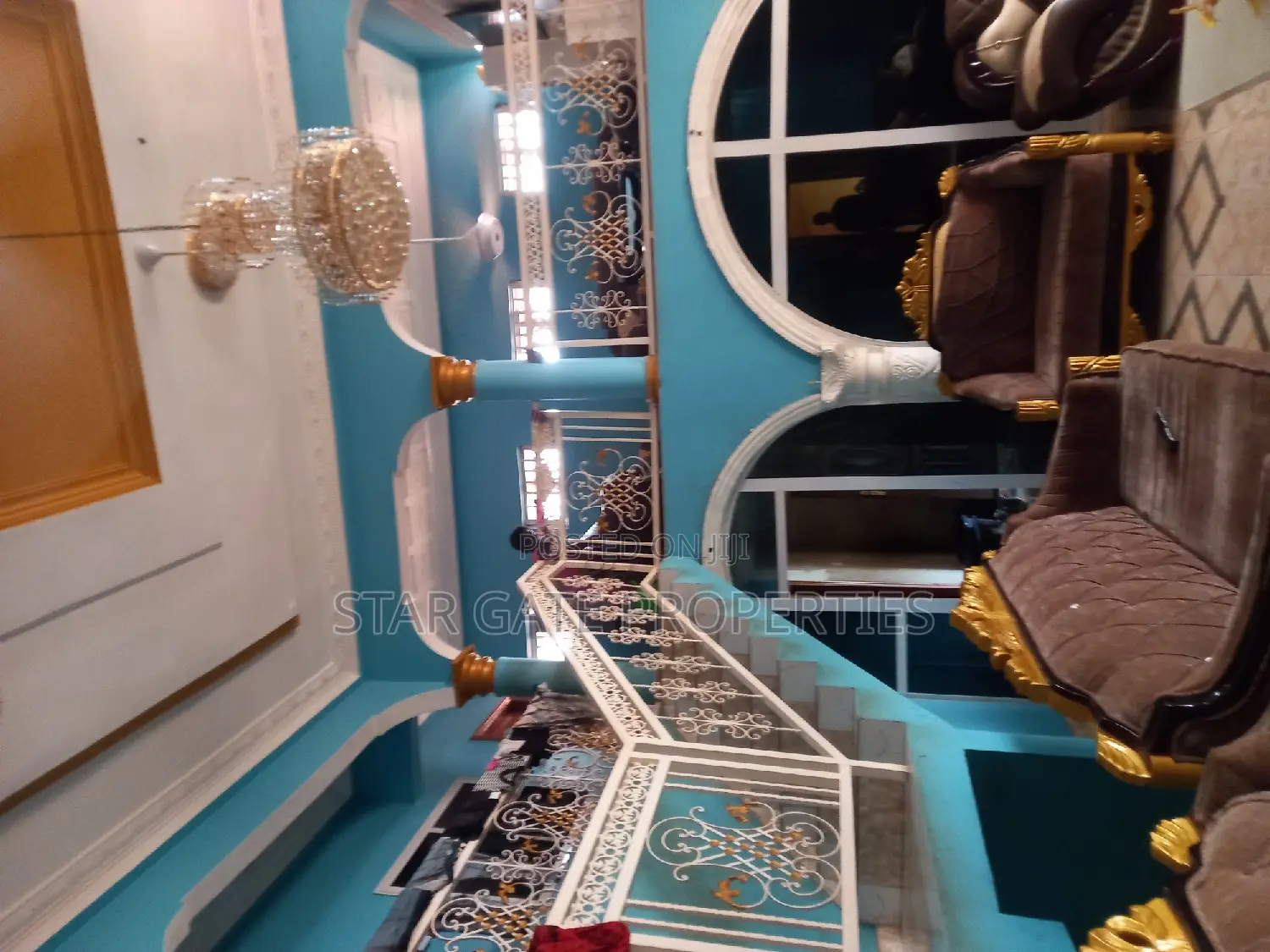 10bdrm House in Apromoase, Tech, Kumasi Metropolitan for sale