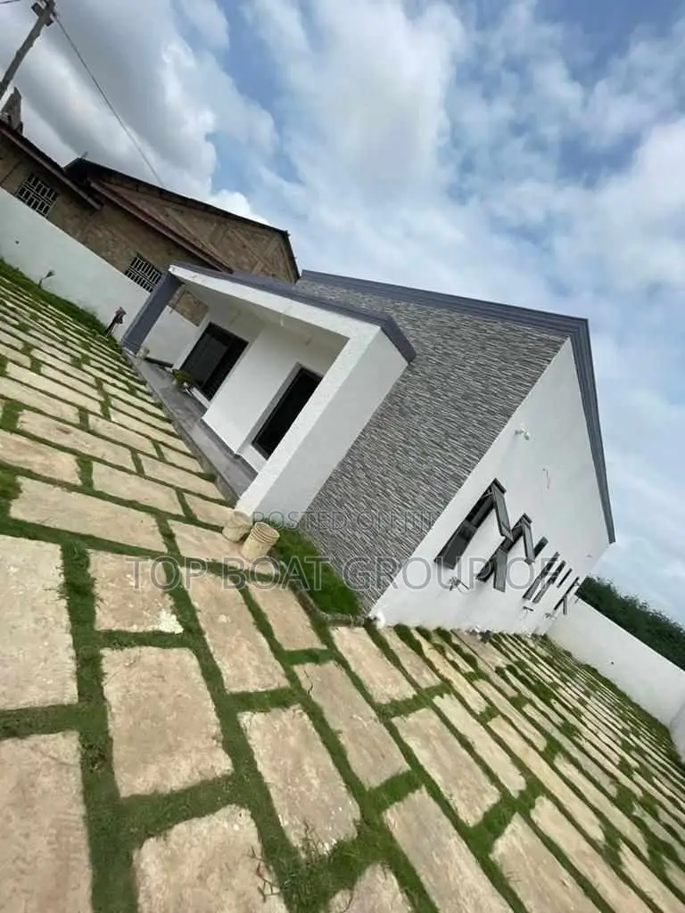 Furnished 3bdrm House in Top Boat Estate, Kumasi Metropolitan for sale