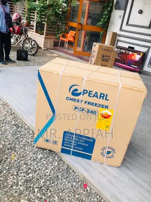 Buy Original Pearl PCF-240 Single Door Chest Freezer.